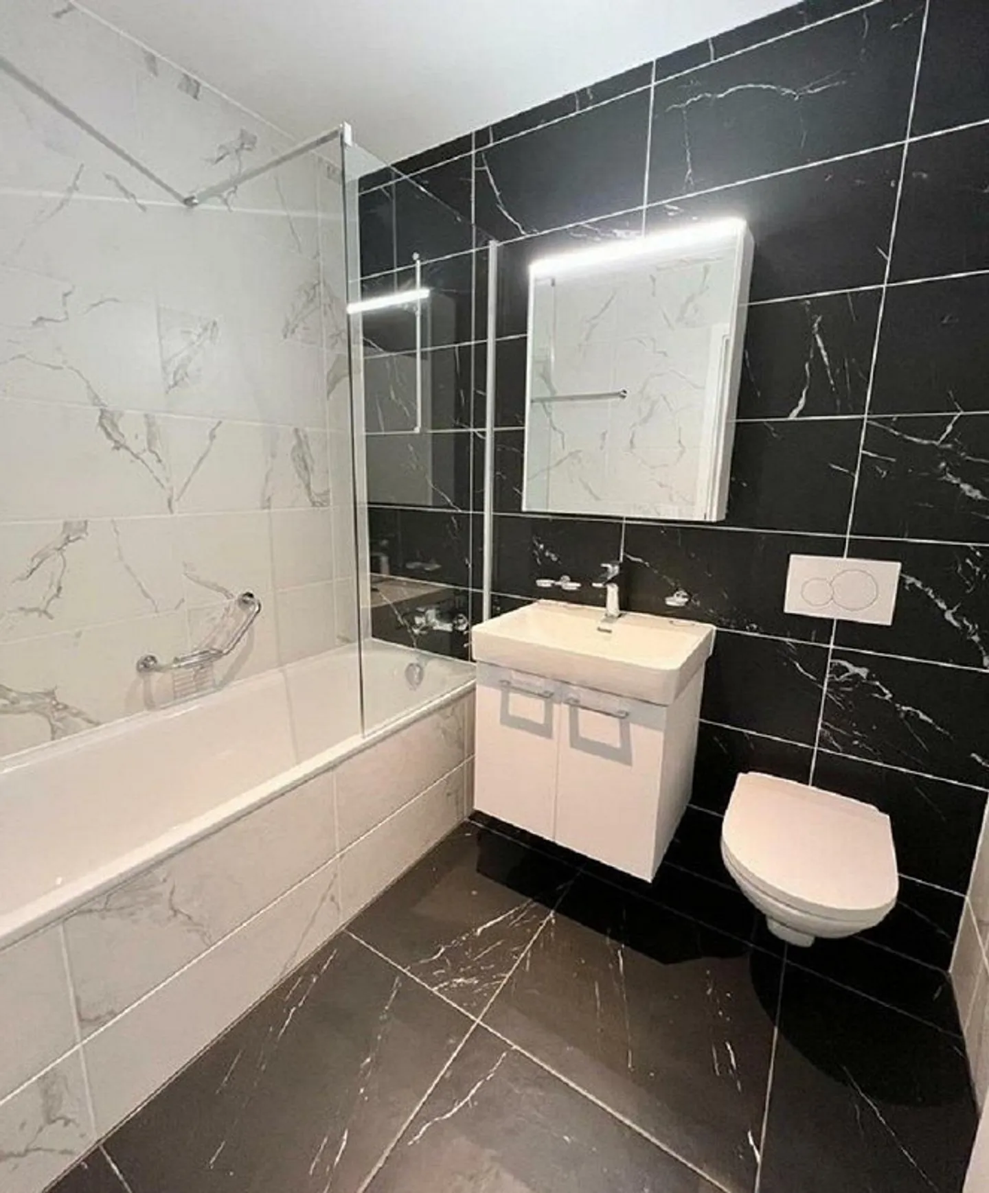 Modern 3-room apartment with balcony in Delémont - Photo 1 of 10