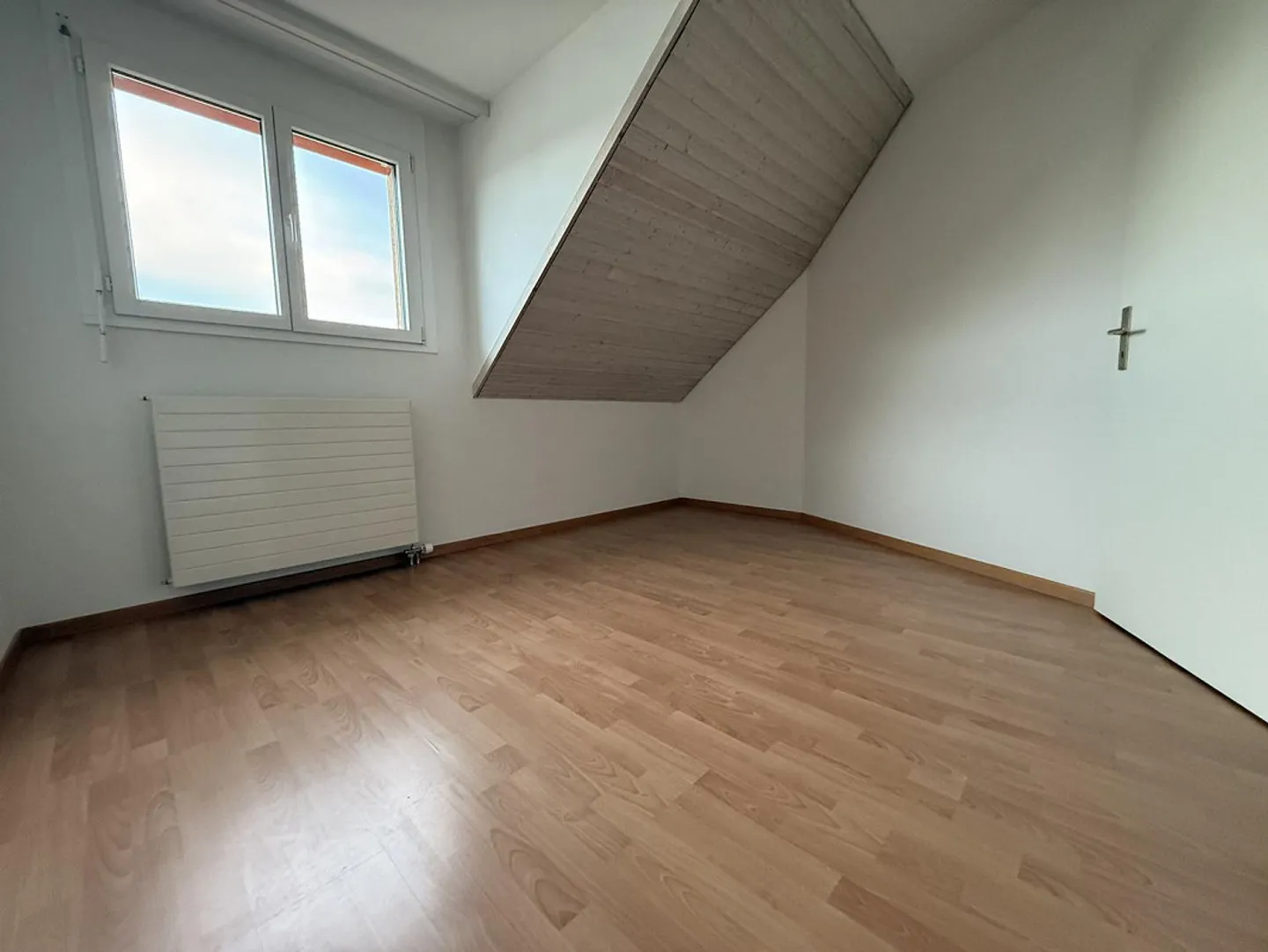 Subtenant - Photo 2 of 9