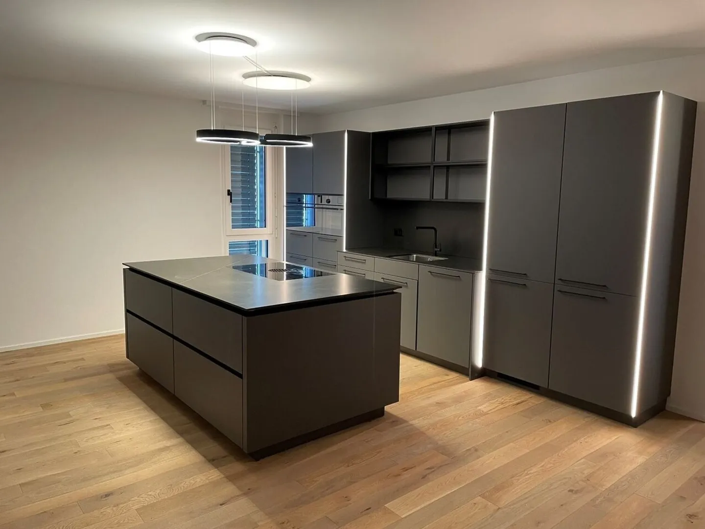 Exclusive 5.5-room apartment - modern living at the highest level - Photo 1 of 9