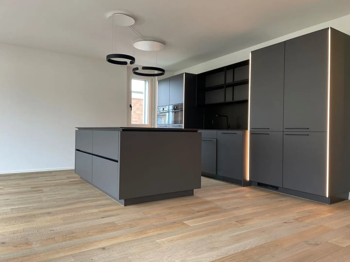 Exclusive 5.5-room apartment - modern living at the highest level - Photo 2 of 9
