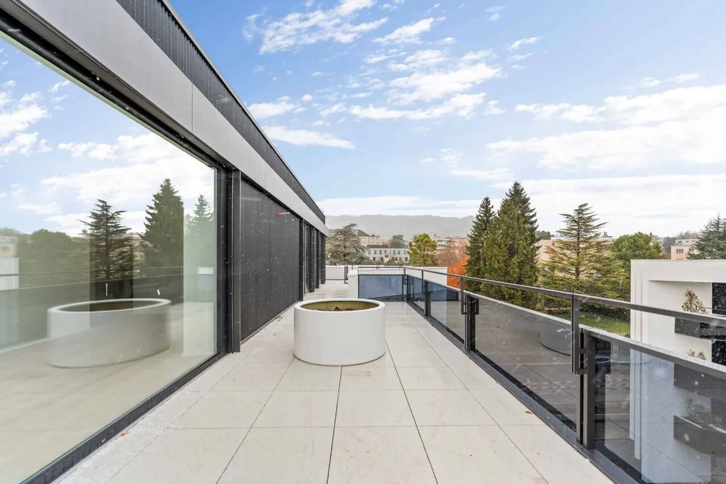 Neues Penthouse mit 5,5 Zimmern und 250 m2 Terrasse - Foto 10 von 11