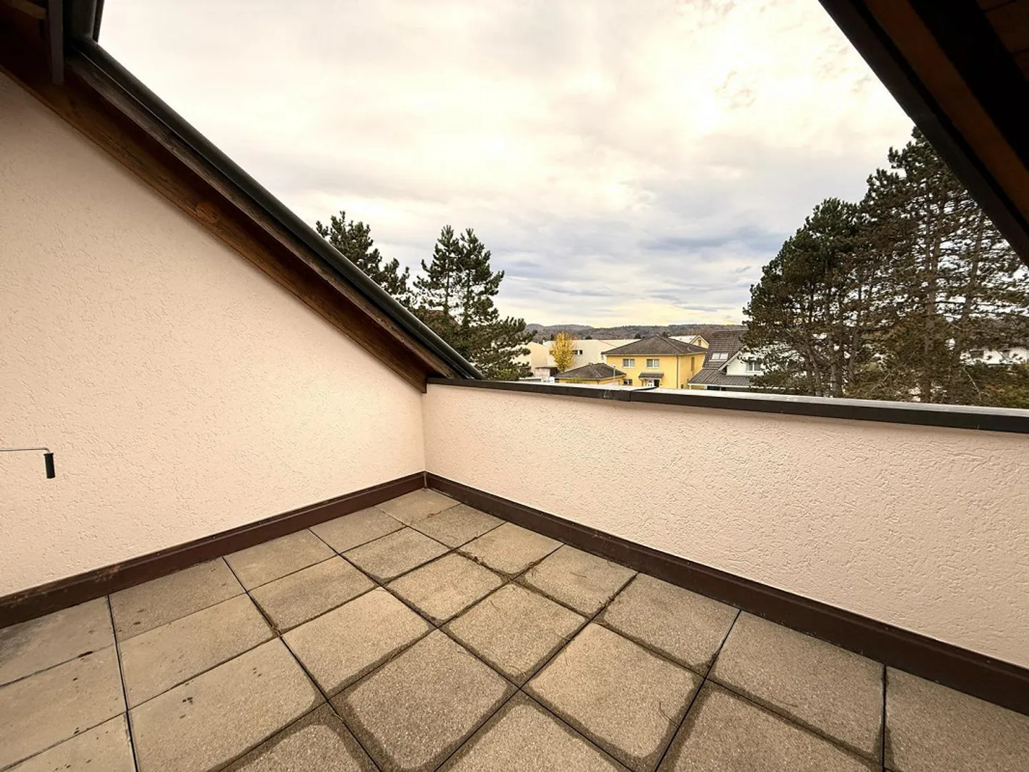 Subtenant - Photo 7 of 9