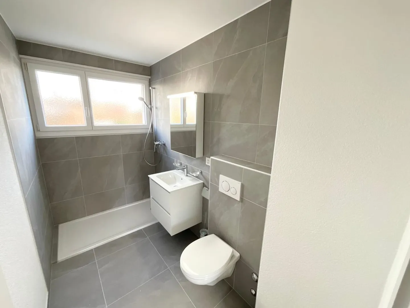 Completely renovated apartment with 3.5 rooms - Photo 7 of 8