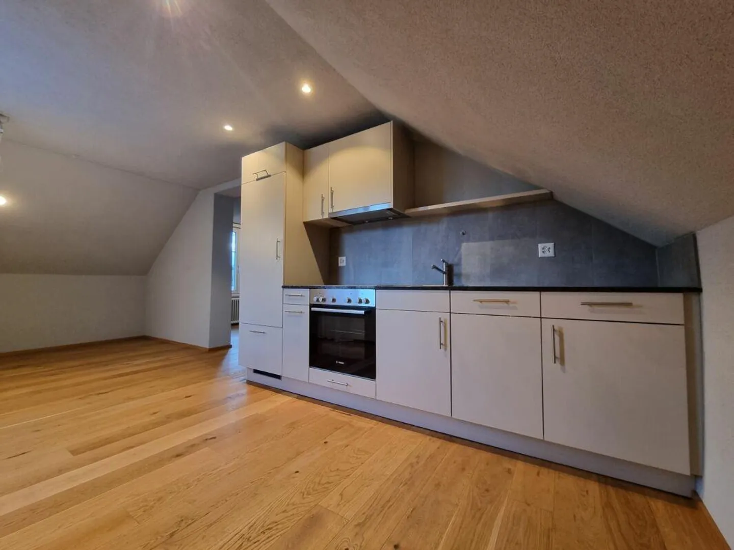 Bijou confortable et moderne dans un emplacement pratique - Photo 1 sur 6