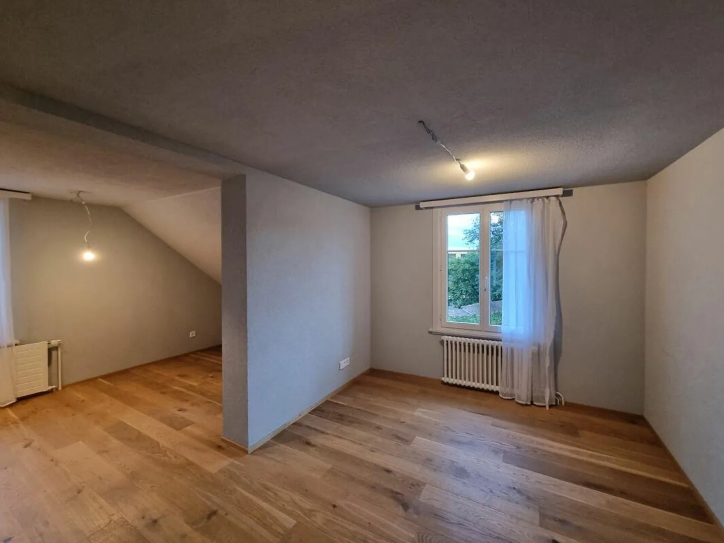 Bijou confortable et moderne dans un emplacement pratique - Photo 2 sur 6