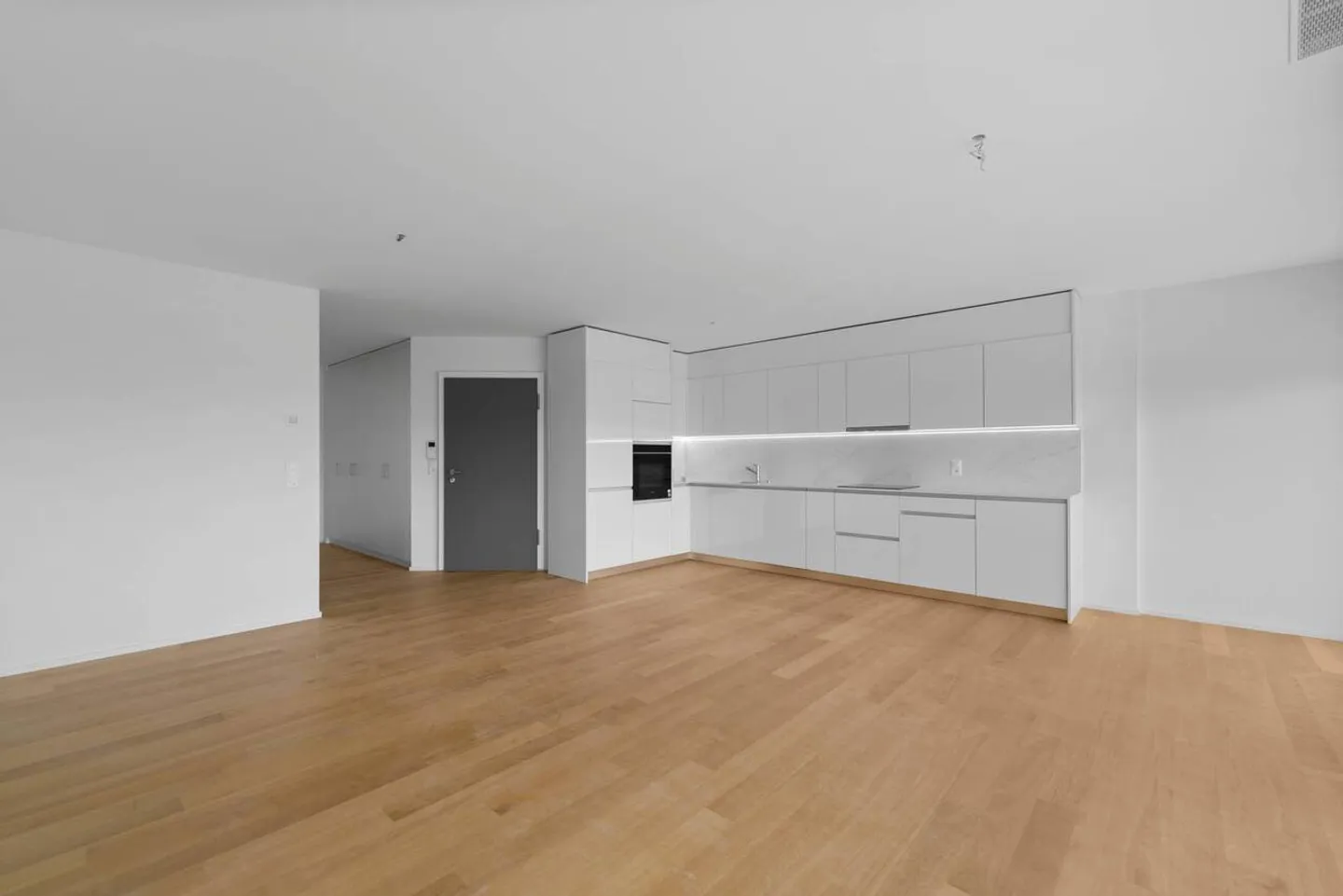 Nur wenige Schritte vom See entfernt! Neue Penthouse-Wohnung mit 2,5 Zimmern - Foto 3 von 10