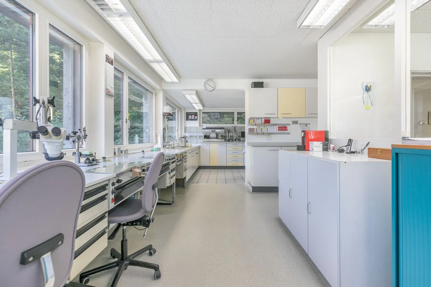 Commercial Property with Studio Apartment - Photo 4 of 13