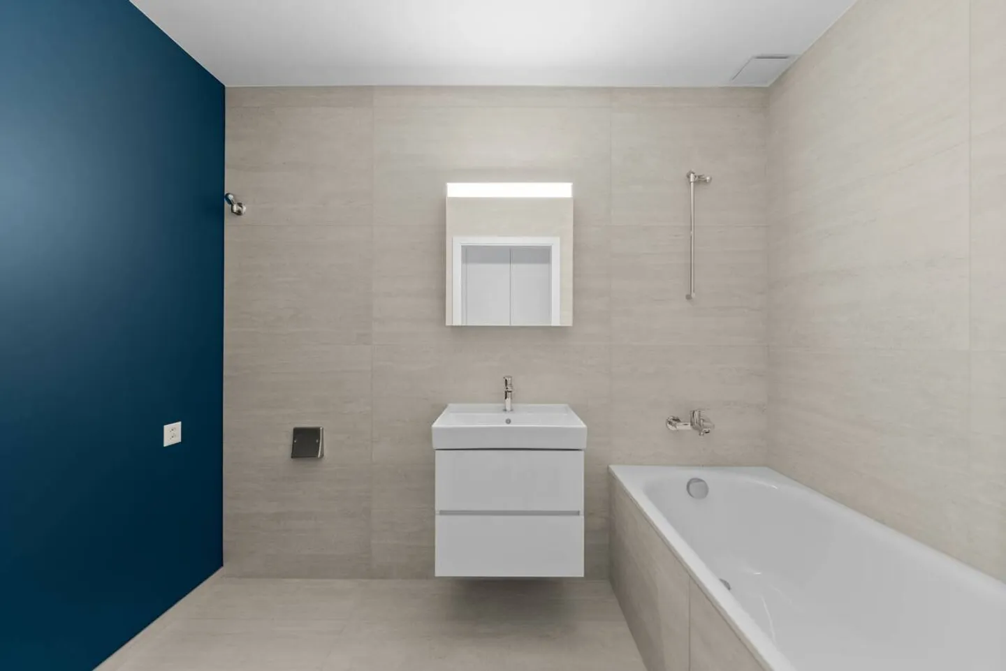 Nur wenige Schritte vom See entfernt! Neue Penthouse-Wohnung mit 2,5 Zimmern - Foto 7 von 10