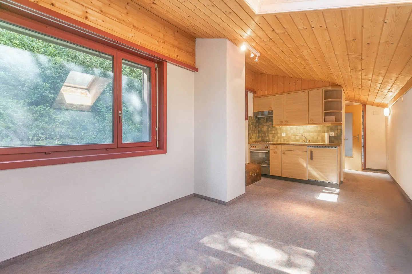 Commercial Property with Studio Apartment - Photo 10 of 13