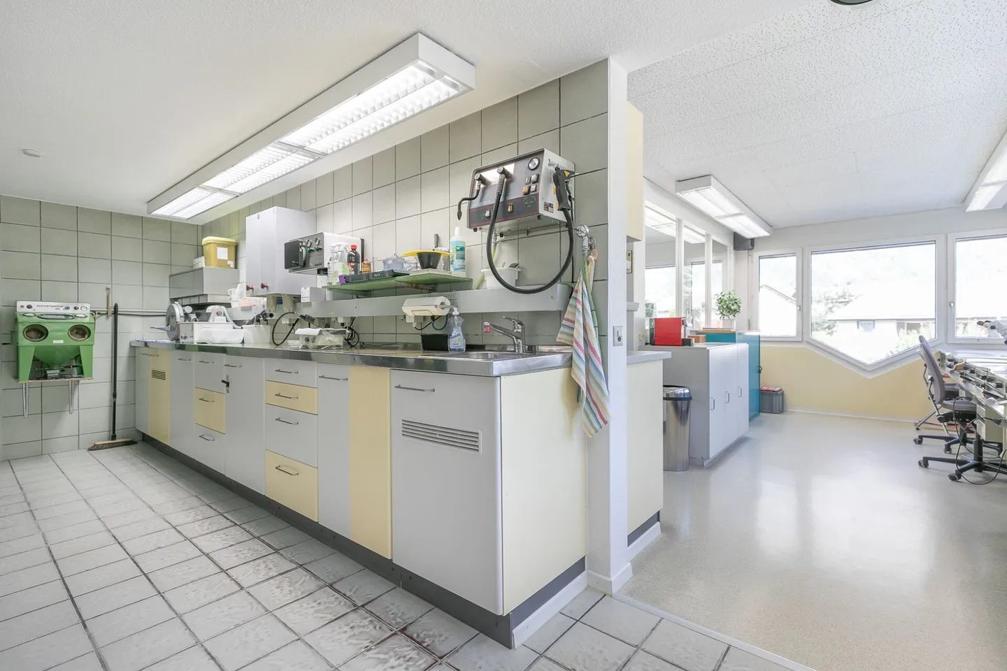 Commercial Property with Studio Apartment - Photo 5 of 13