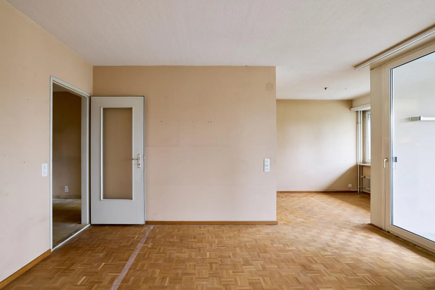 4.5-room apartment in a quiet location with parking space - Photo 3 of 9
