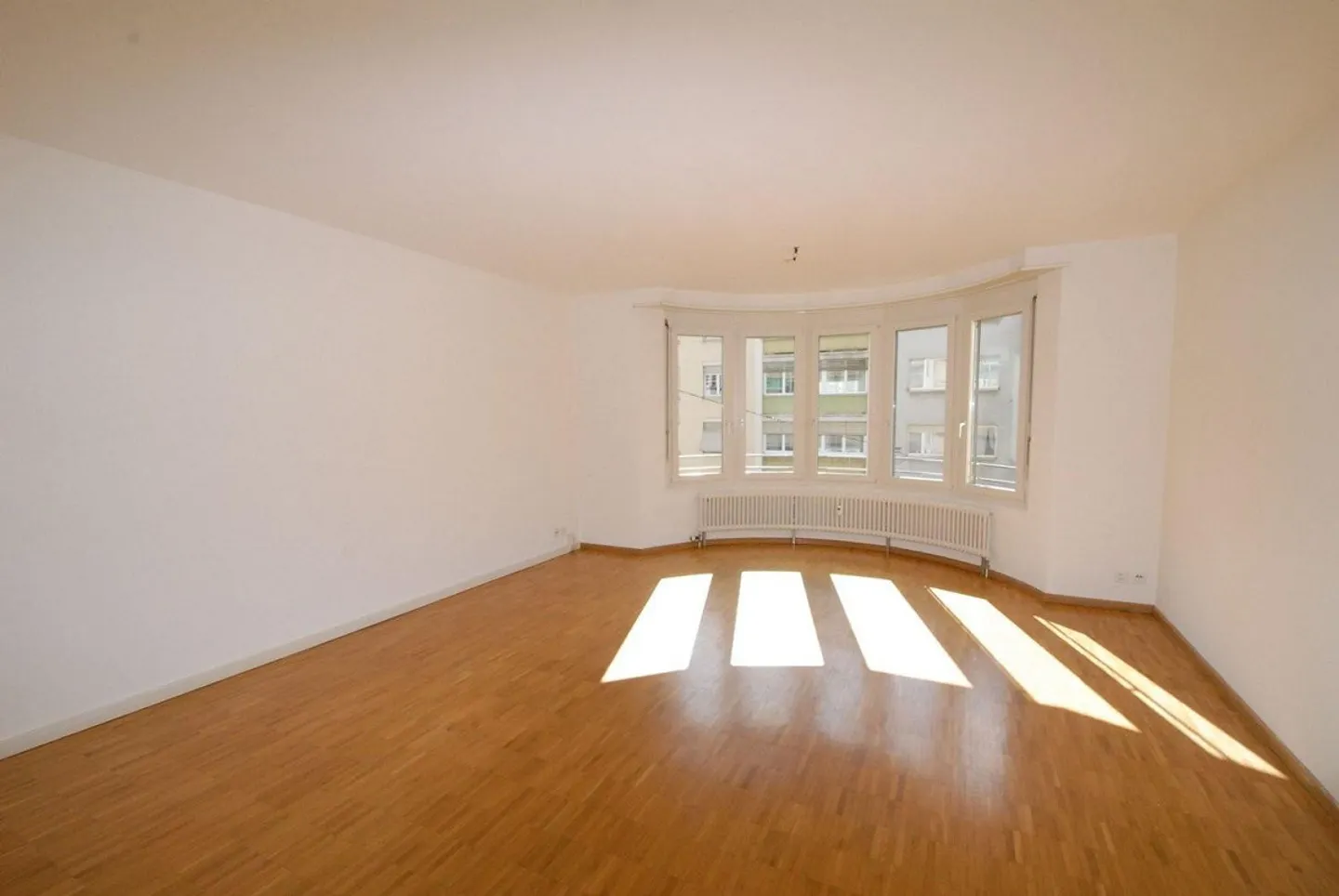 Geräumige 3½-Zimmer-Wohnung - Foto 2 von 9