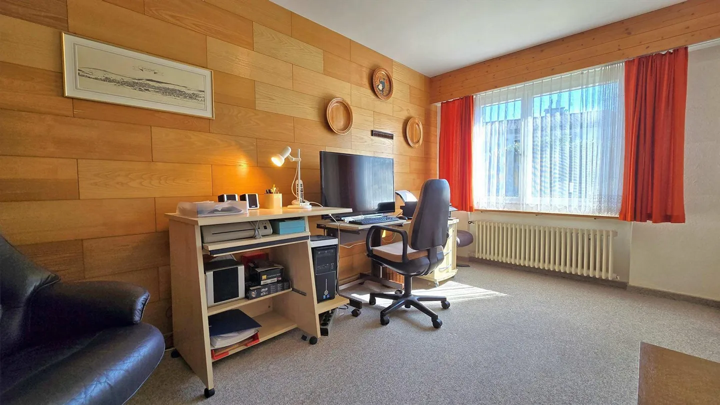 Corner House with Large Garden and Lots of Potential in Prime Residential Area - Photo 13 of 17