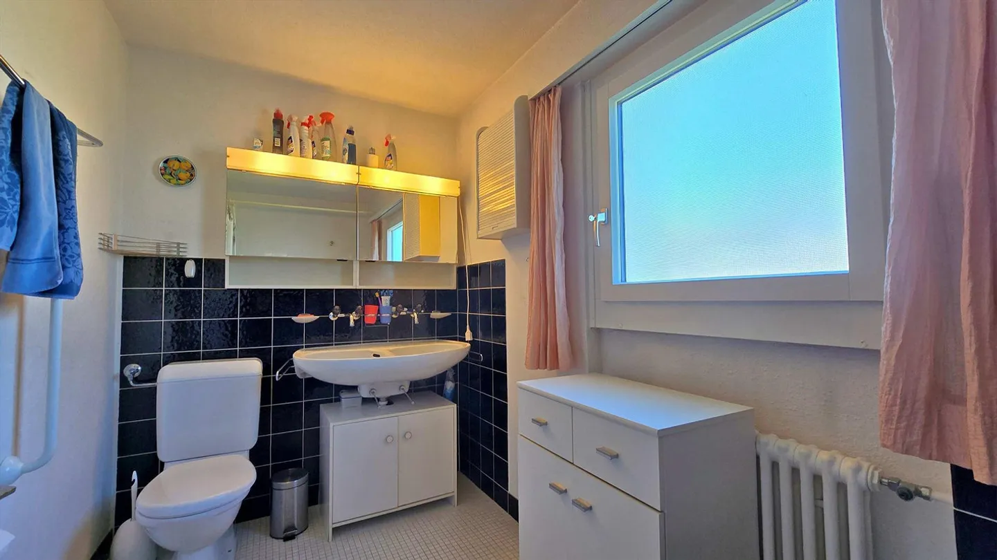 Corner House with Large Garden and Lots of Potential in Prime Residential Area - Photo 15 of 17