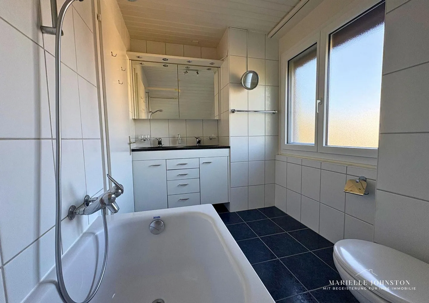 4.5-room single-family house with beautiful garden in Biel-Benken - Photo 13 of 17