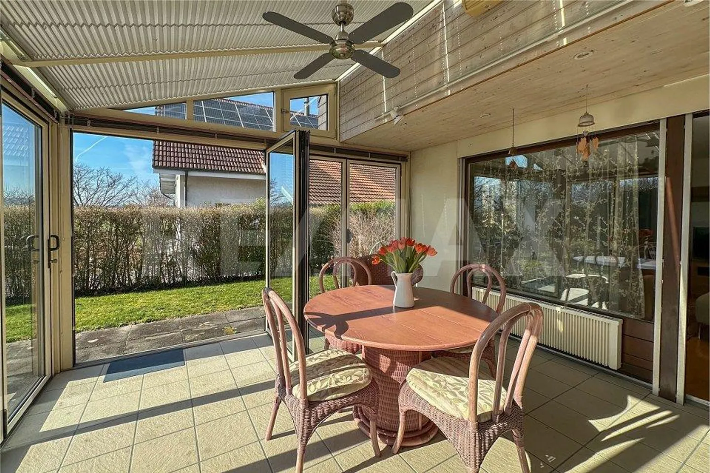 Detached single-family house with indoor pool and sauna - Photo 6 of 13