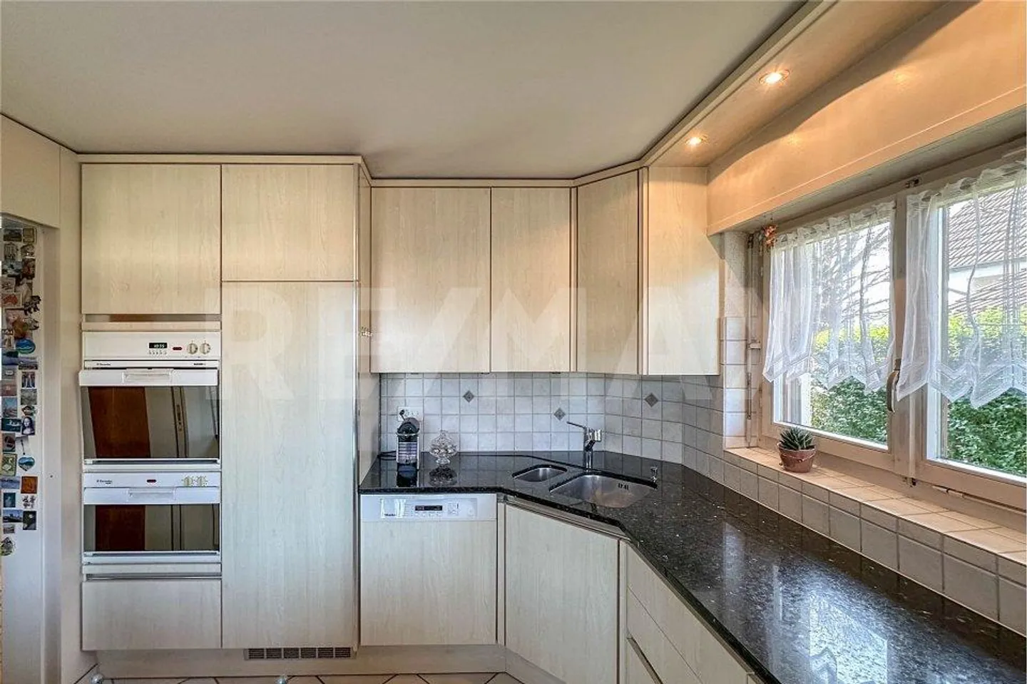 Detached single-family house with indoor pool and sauna - Photo 9 of 13