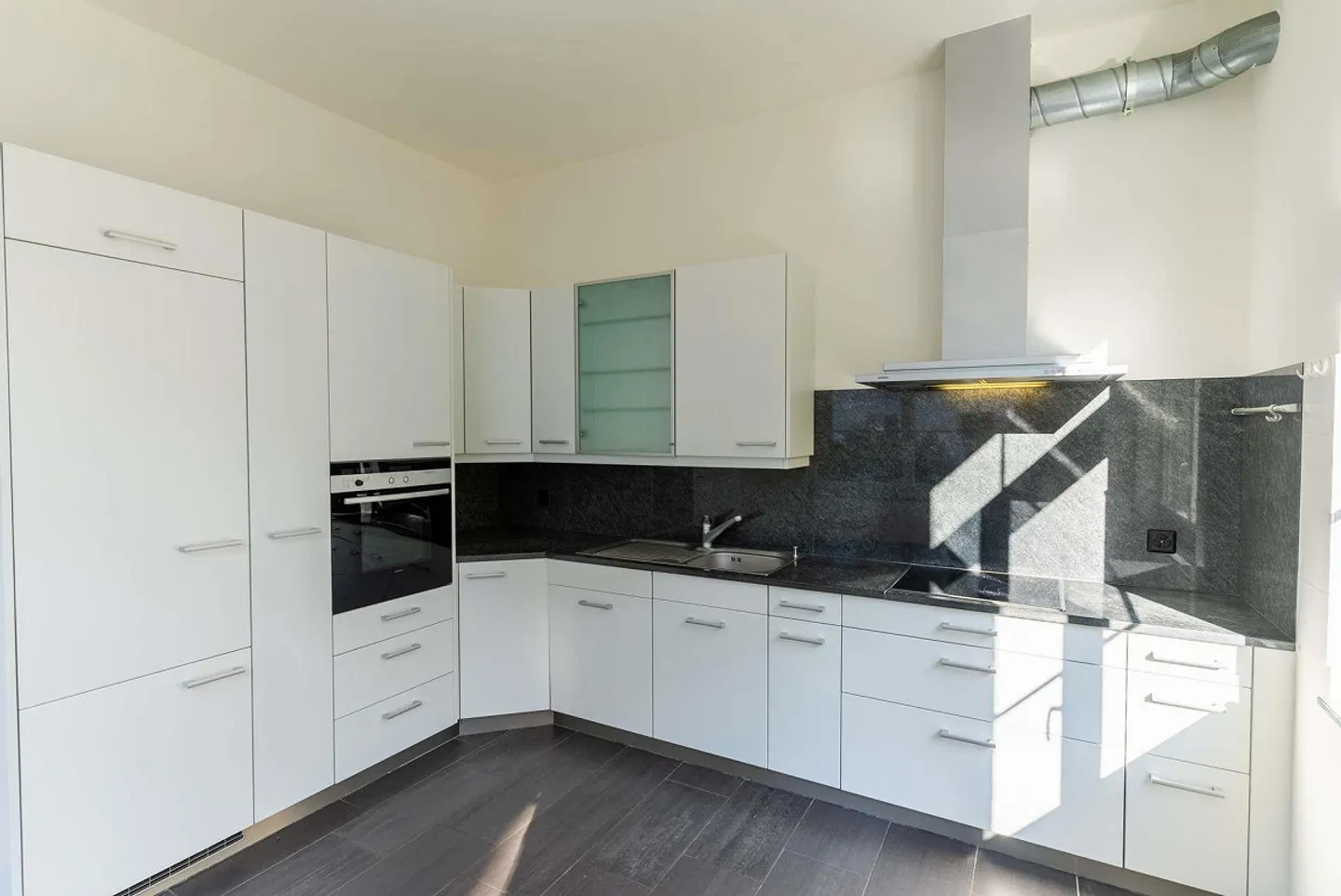 Appartamento Loft Moderno con Vista Panoramica su San Gallo - Foto 3 di 6