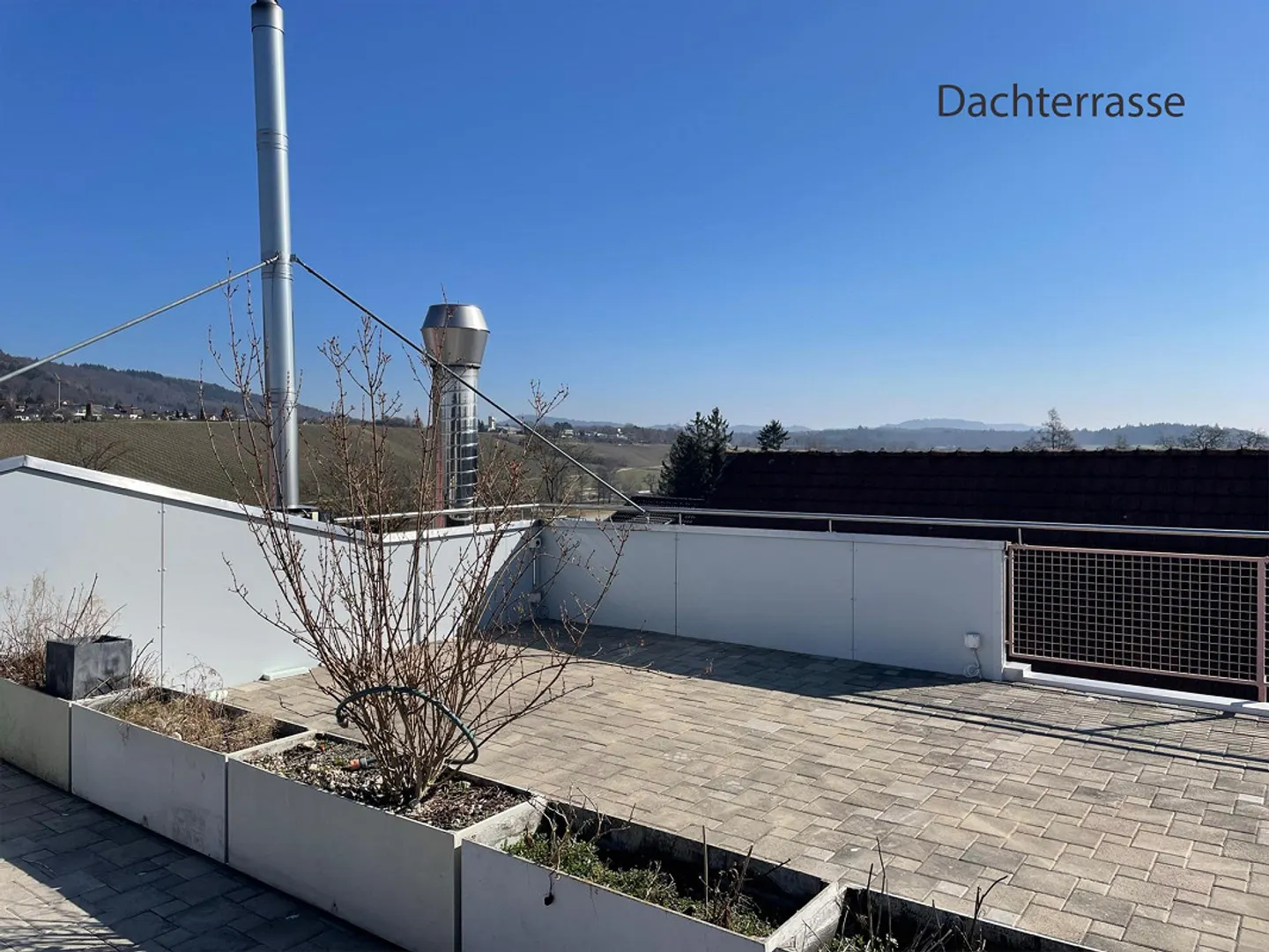 Expérience de vie dans un ancien bâtiment spacieux avec vue et charme - Photo 4 sur 9