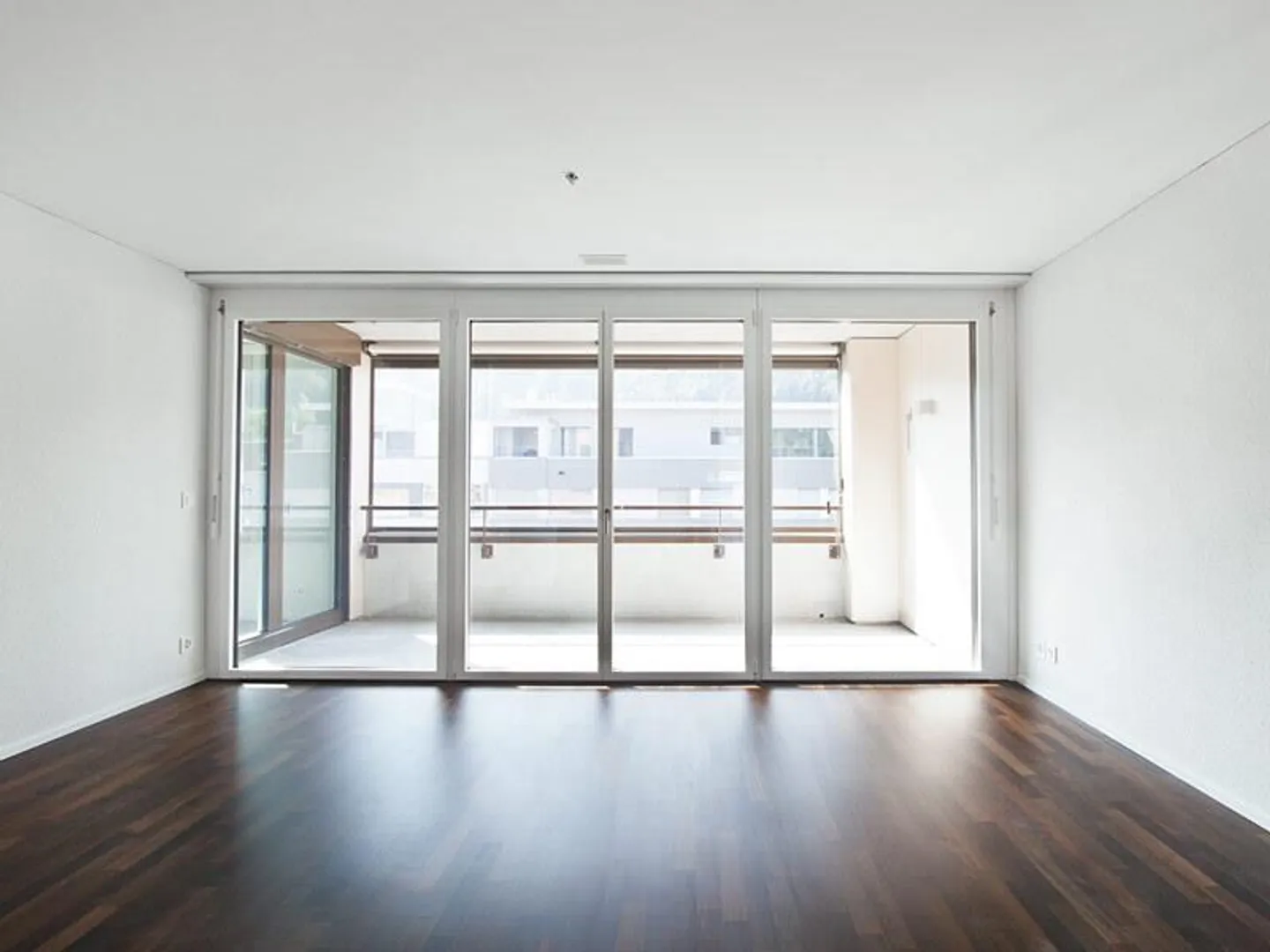 Moderne 3.5-Zimmerwohnung in zentraler Lage - Foto 3 von 9