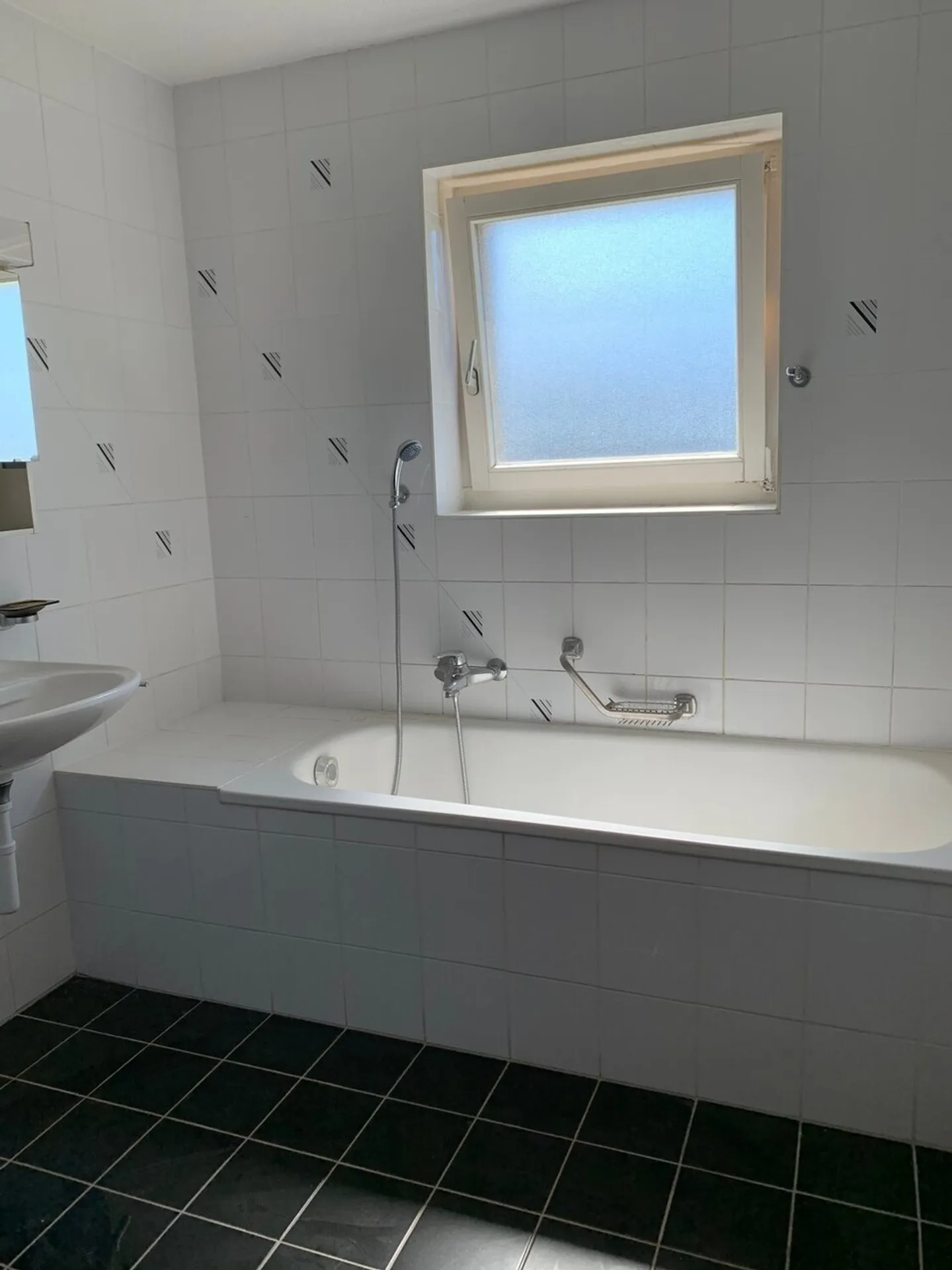 Beautiful 3.5-room apartment in La Tour-de-Trême - Photo 5 of 6