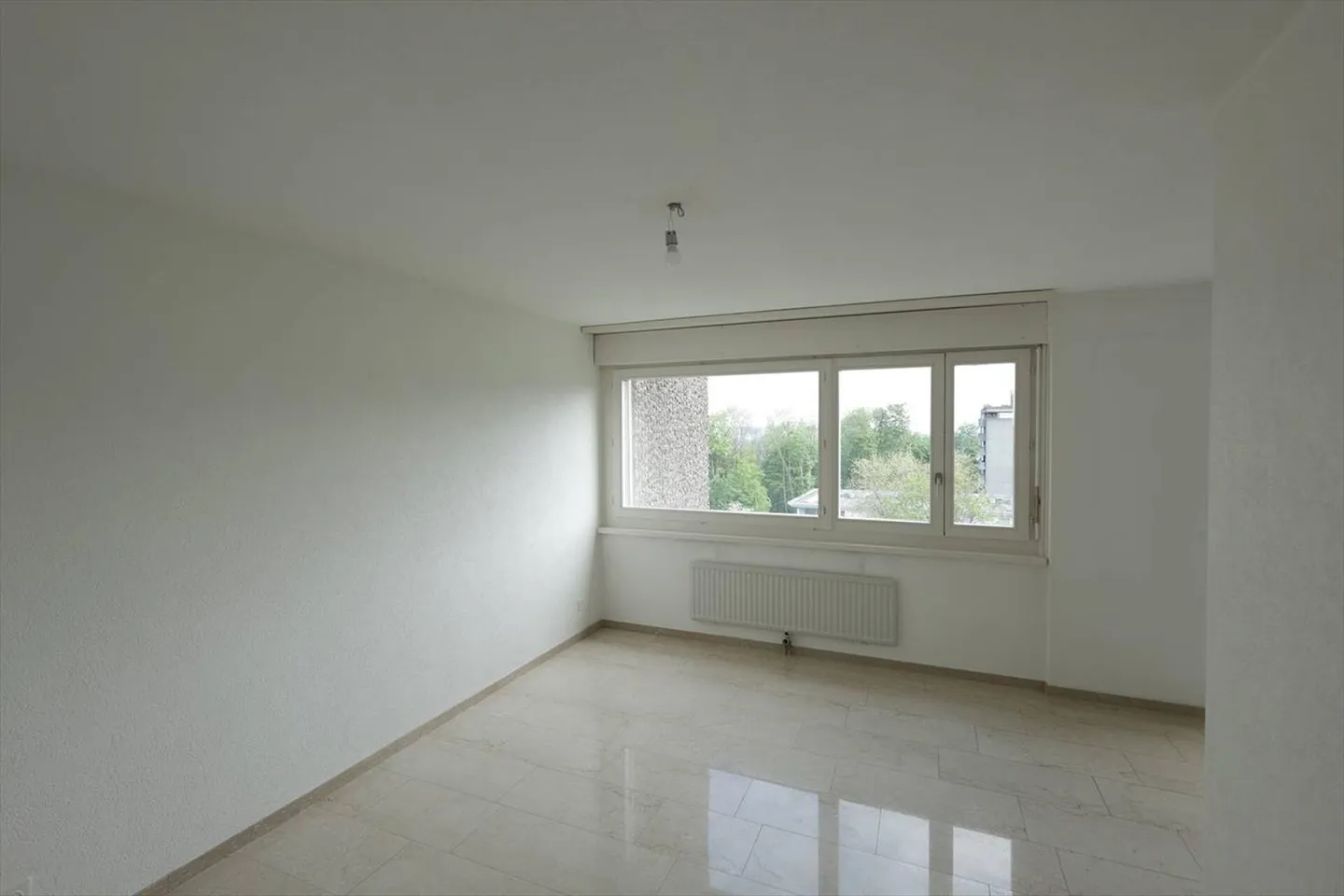 LUMINEUX APPARTEMENT TRAVERSANT DE 3.5 PIÈCES AU 6EME ÉTAGE AVEC BELLE VUE ET EN - Photo 13 sur 13