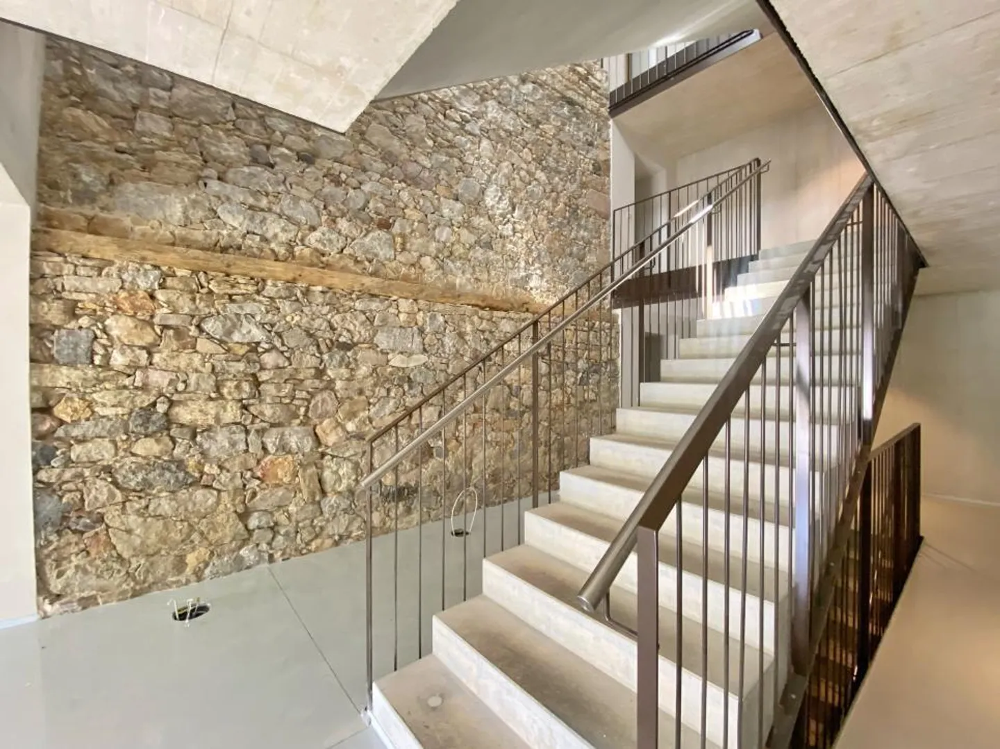 ONLY A FEW UNITS AVAILABLE! BEAUTIFUL APARTMENT IN AN IDYLLIC SETTING - Photo 3 of 9