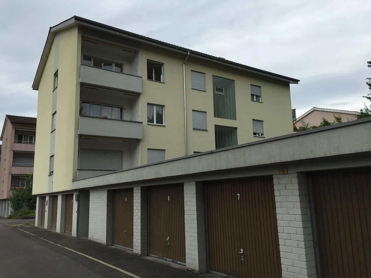 Appartamento 4 locali parzialmente ristrutturato in affitto in una posizione tranquilla - Foto 1 di 7