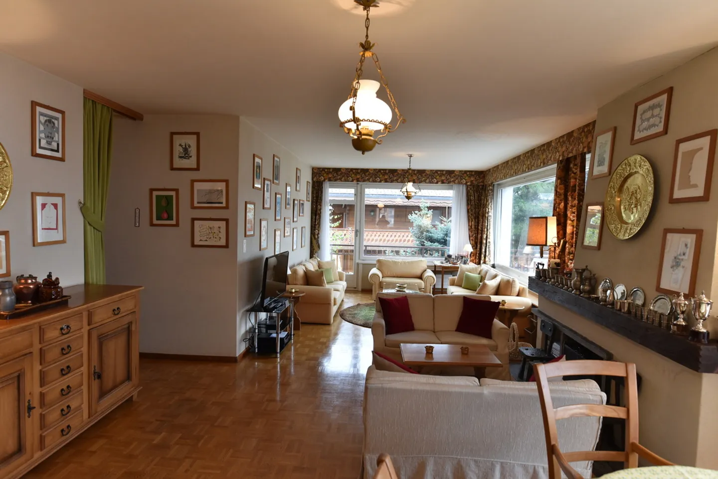 Wunderschöne 5,5-Zimmer-Wohnung in Crans-Montana - Foto 3 von 17