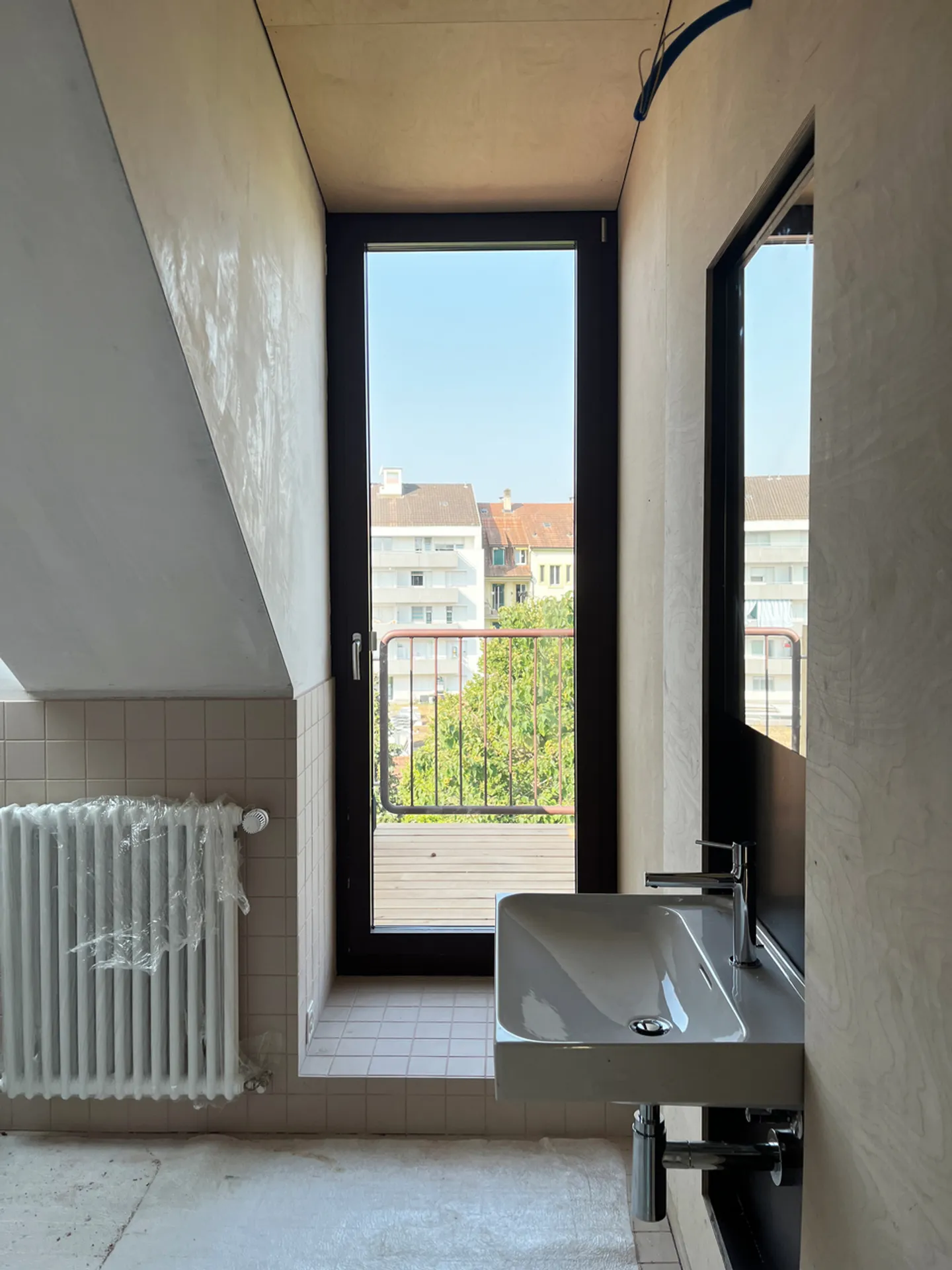 Moderne Dachwohnung in Basel - Foto 3 von 7