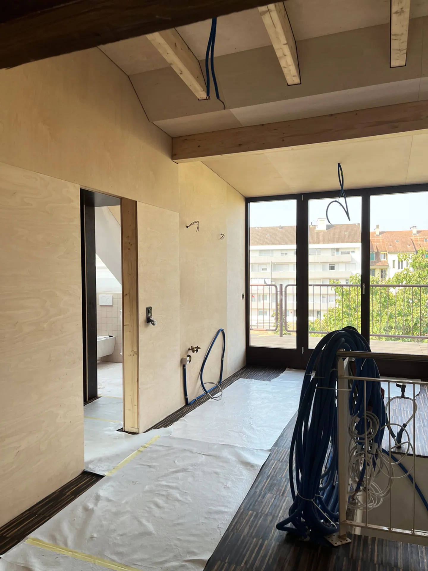 Moderne Dachwohnung in Basel - Foto 2 von 7