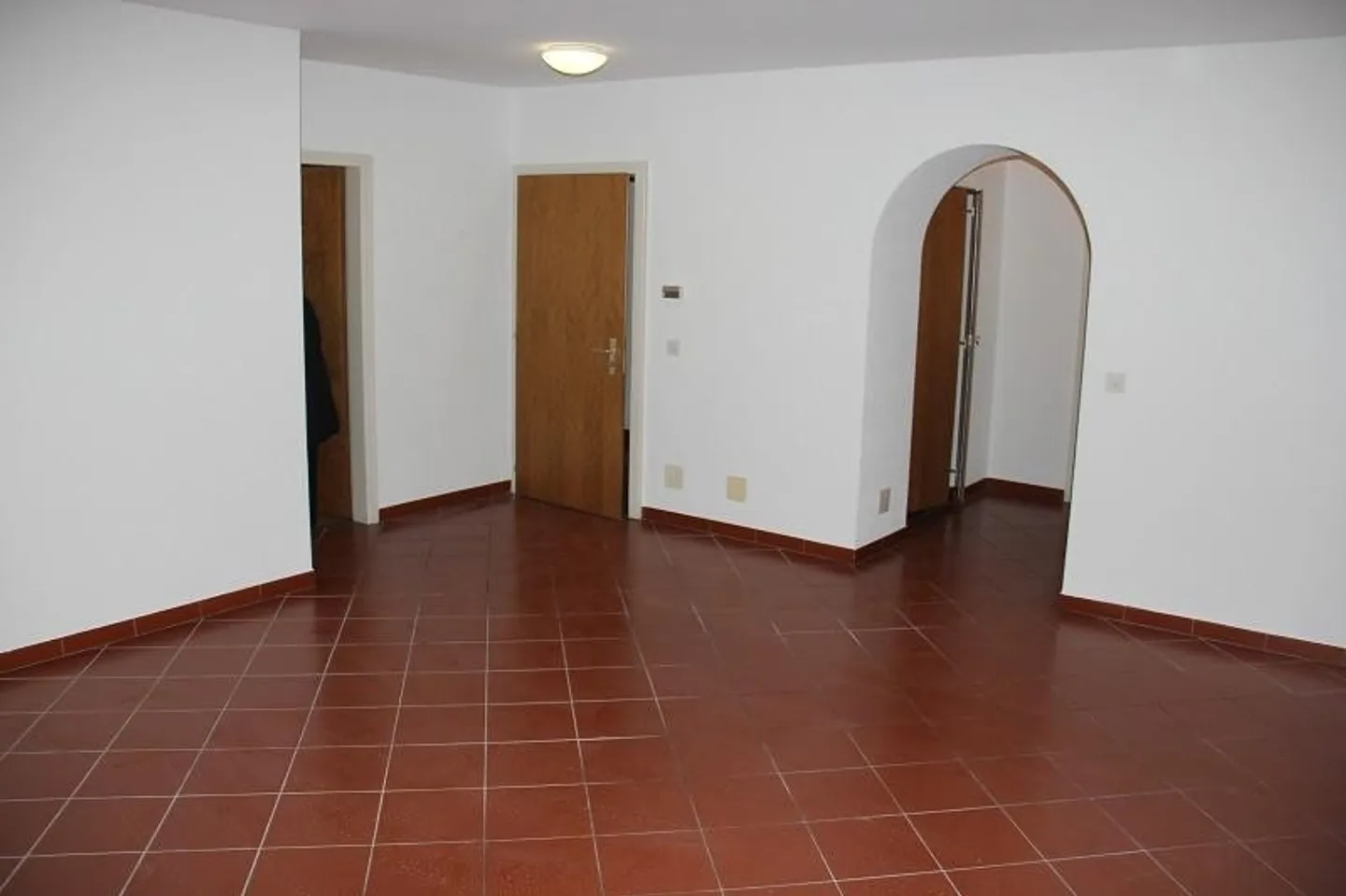 3-Familienhaus mit Gartensitzplatz / casa di 3 appartamenti con giardino - Foto 3 von 13