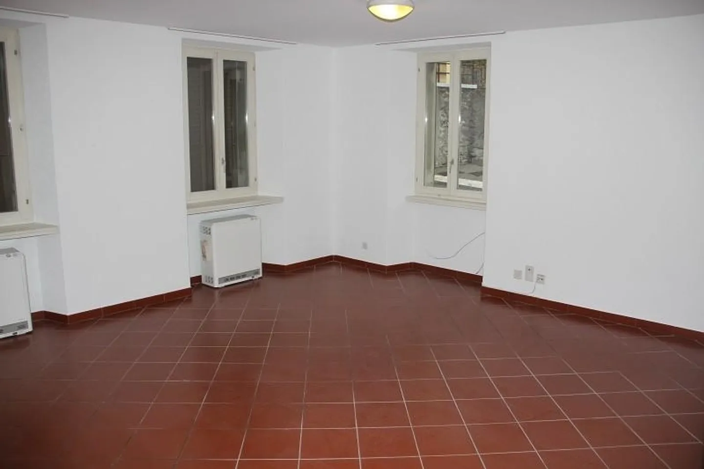 3-Familienhaus mit Gartensitzplatz / casa di 3 appartamenti con giardino - Foto 4 von 13