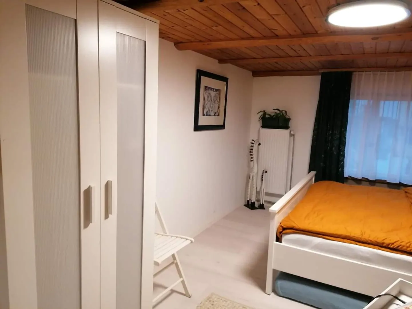 Furnished Shared Room - Photo 3 of 5