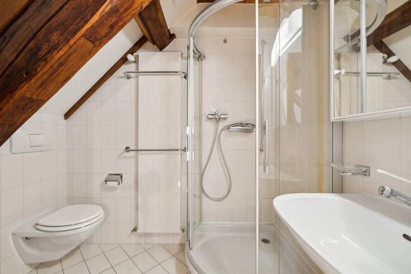 2 Monate Rent-Free!! - Wohnen über den Dächer der Innenstadt - Foto 6 von 12