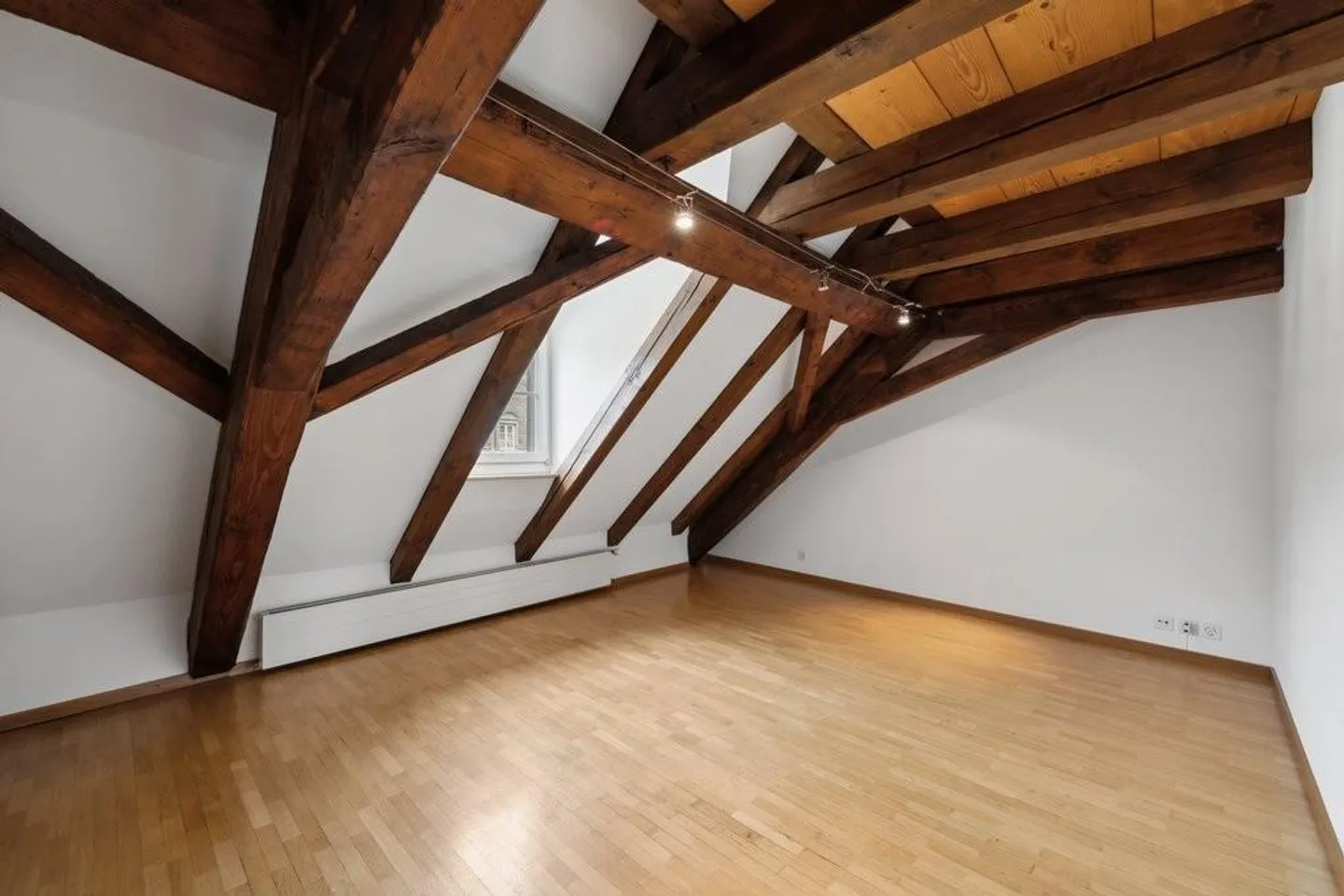 2 Monate Rent-Free!! - Wohnen über den Dächer der Innenstadt - Foto 9 von 12