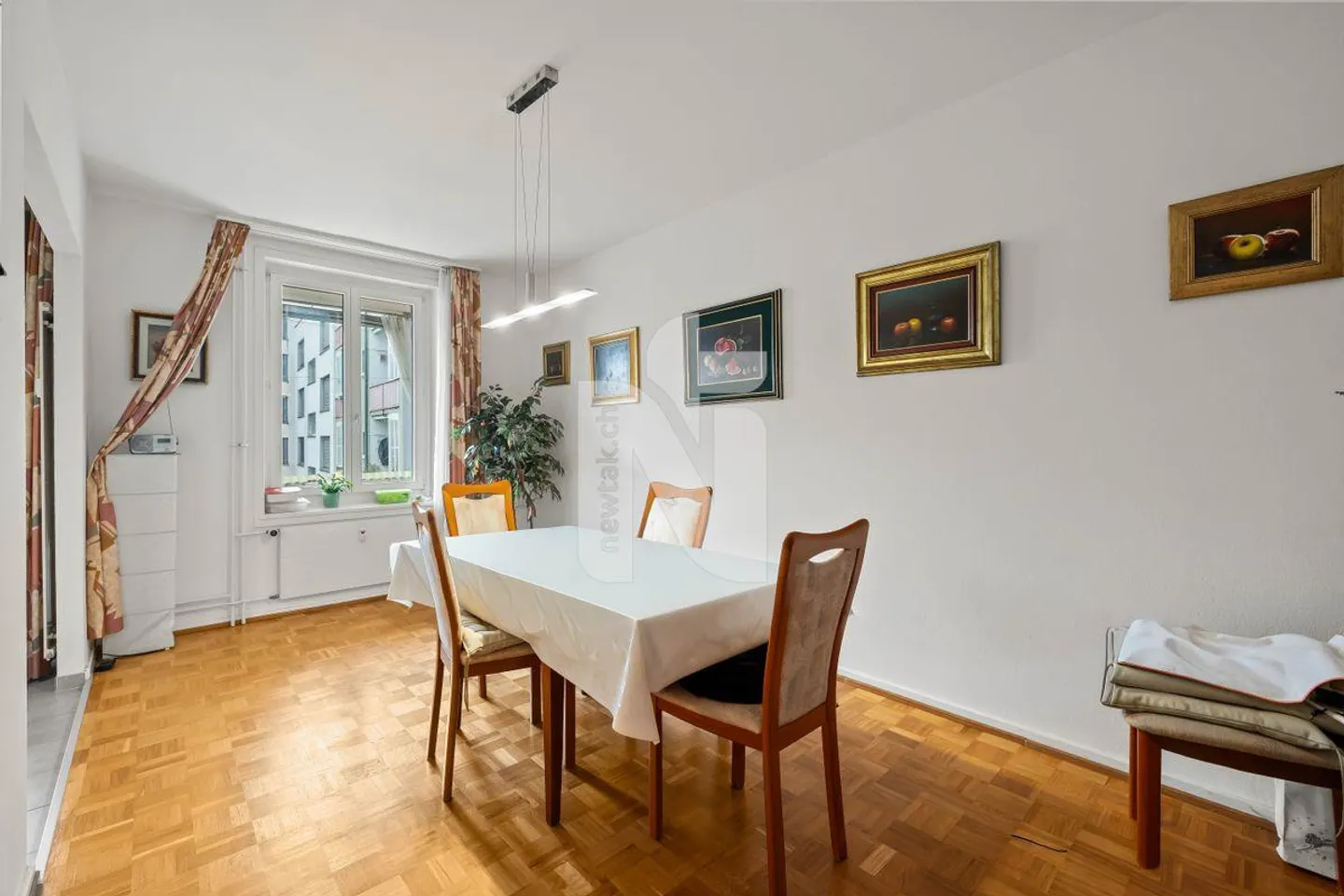 Spacious Living with Balcony and Community Garden in Basel - Photo 2 of 10