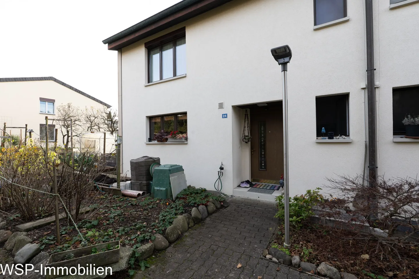 Ideal for garden lovers and families - Photo 2 of 17