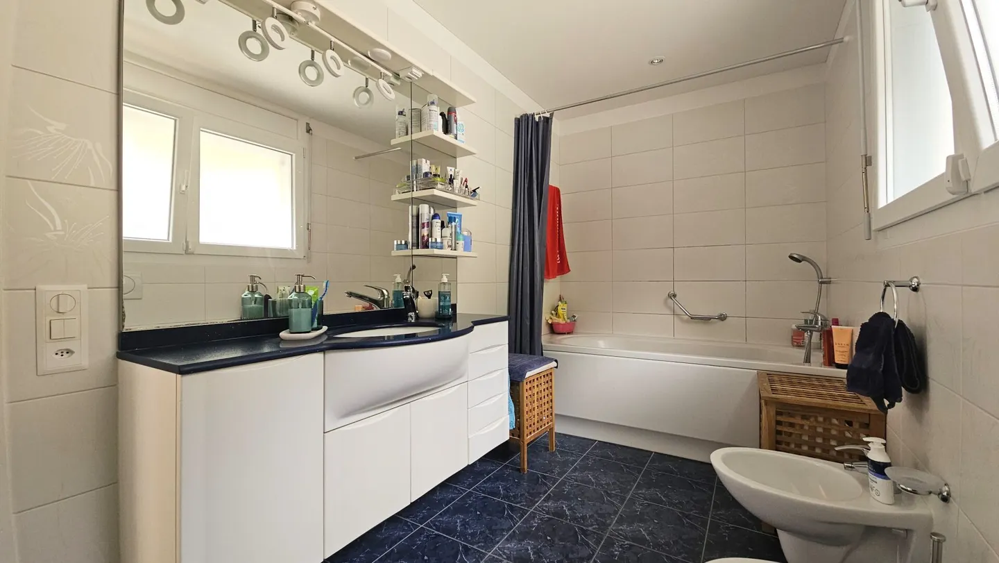 MAISON INDIVIDUELLE SPACIEUSE DE 5.5 PIÈCES À OSOGNA - Photo 15 sur 18