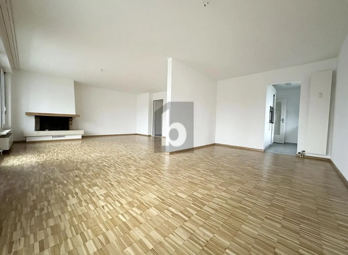 ZENTRAL MIT CHEMINÉE FÜR GEMÜTLICHE MOMENTE - Foto 1 von 5