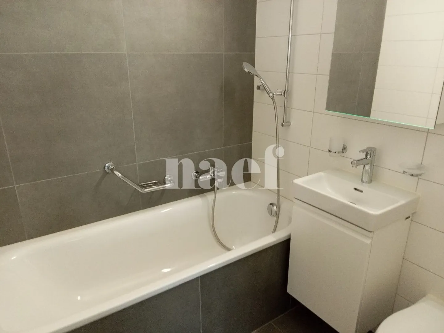 Appartamento in un quartiere nelle alture della città - Foto 2 di 6