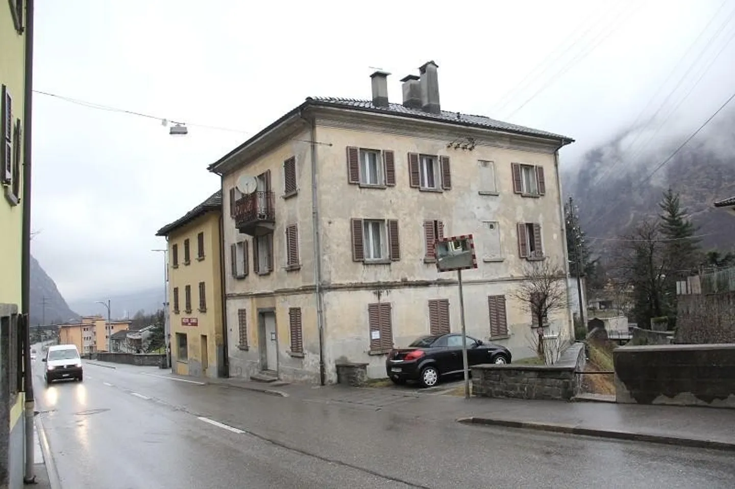 3-Familienhaus mit Gartensitzplatz / casa di 3 appartamenti con giardino - Foto 13 von 13