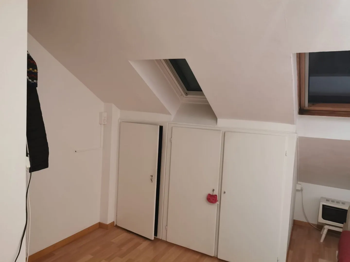 Camera mansardata affascinante in una posizione tranquilla a Wettingen - Foto 3 di 4