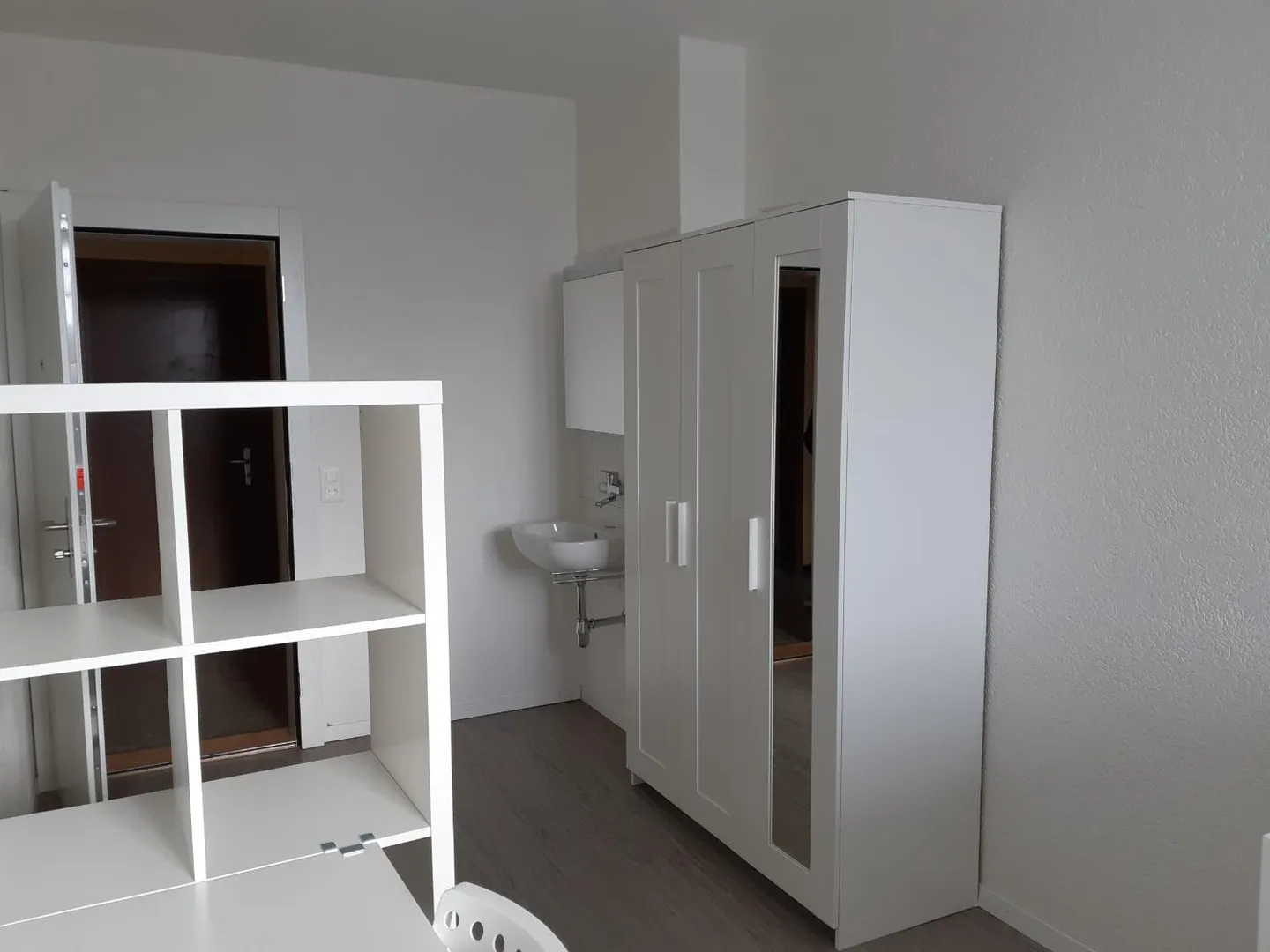Room 1 - Photo 1 of 3