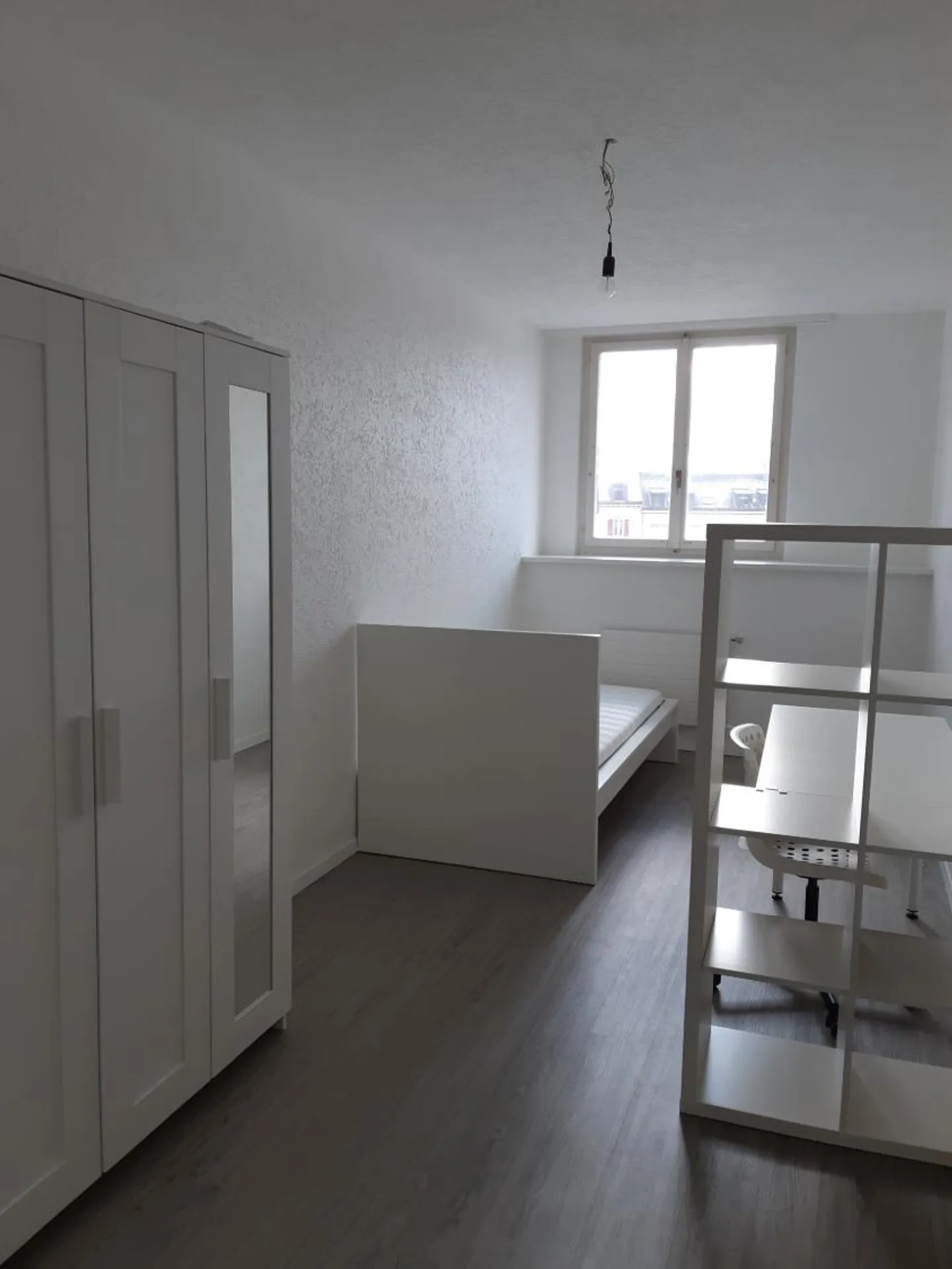 Room 1 - Photo 2 of 3