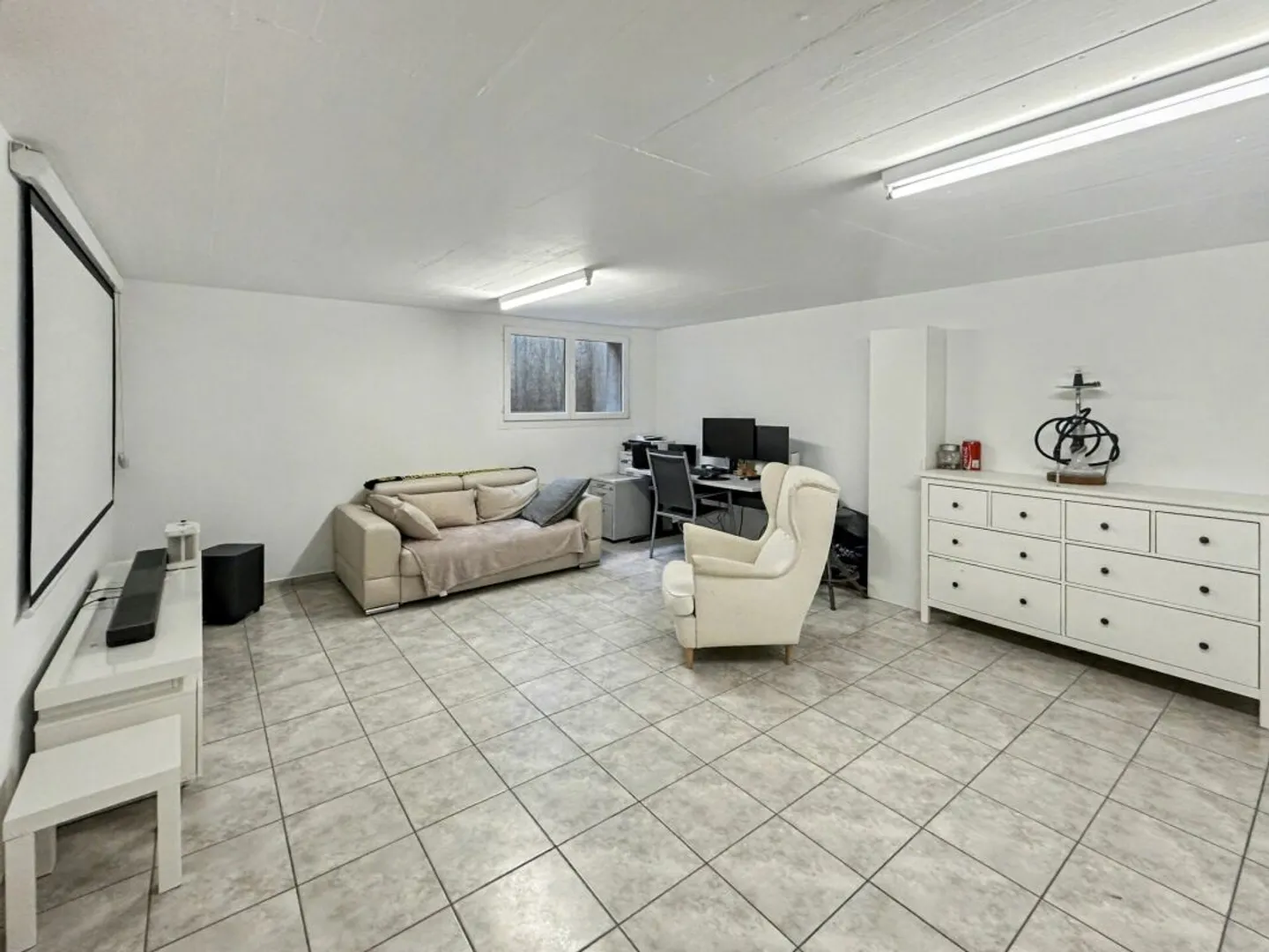 ELEGANT - SPACIOUS - VERSATILE - Photo 12 of 14