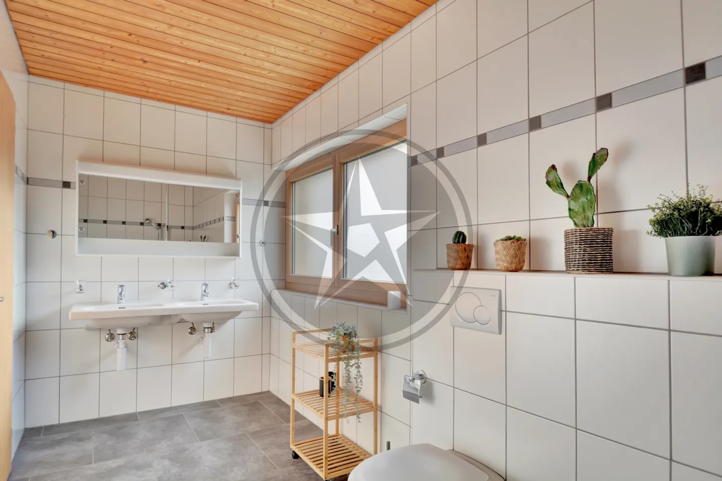 Proprietà spaziosa con 2 appartamenti - Foto 7 di 13