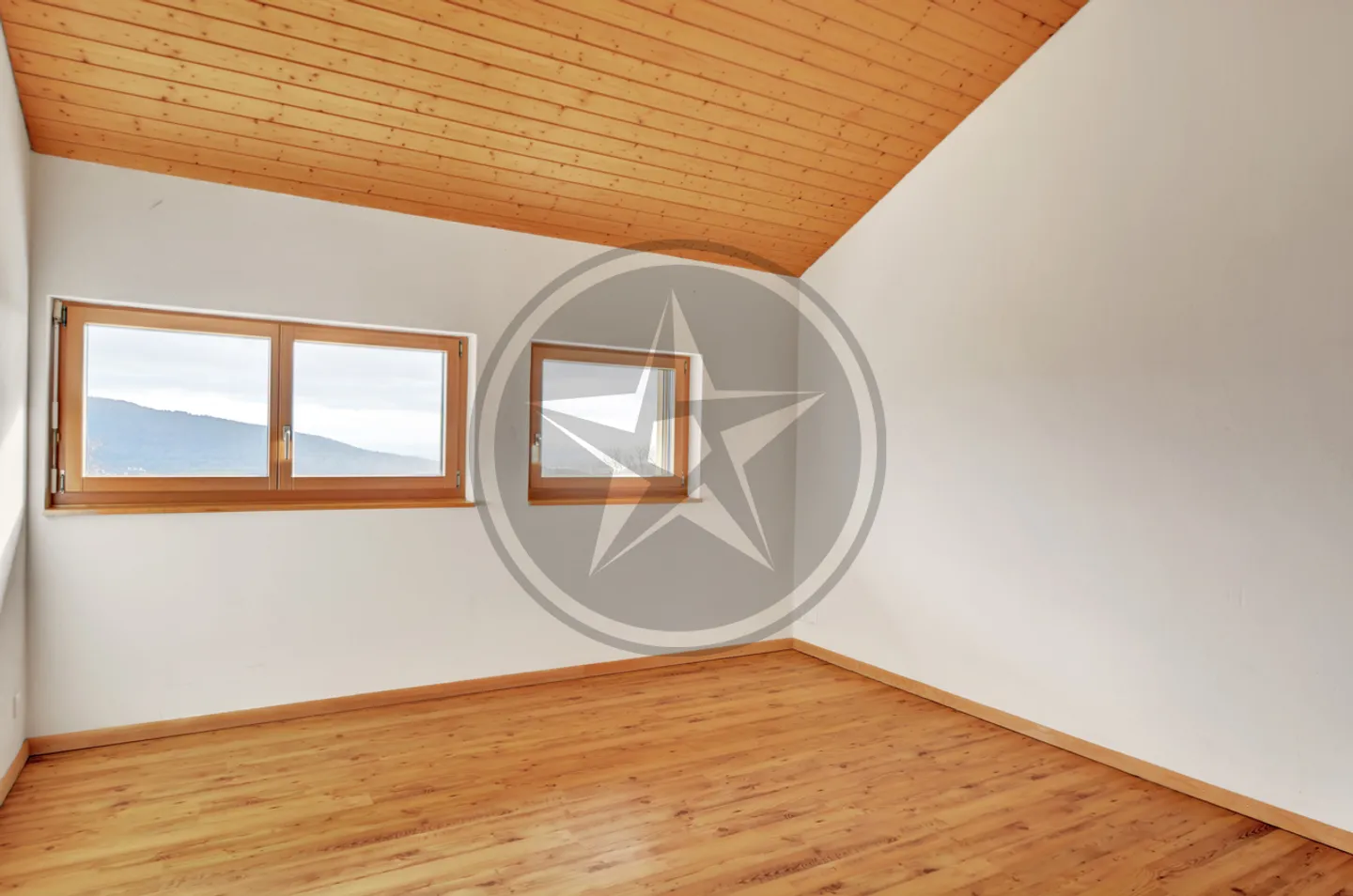 Proprietà spaziosa con 2 appartamenti - Foto 8 di 13