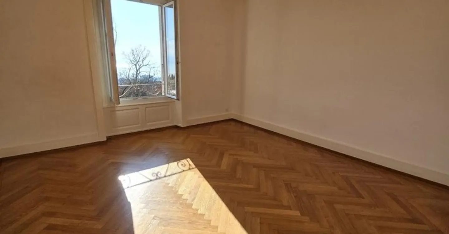 Appartement spacieux près de Mon-Repos - Photo 2 sur 7