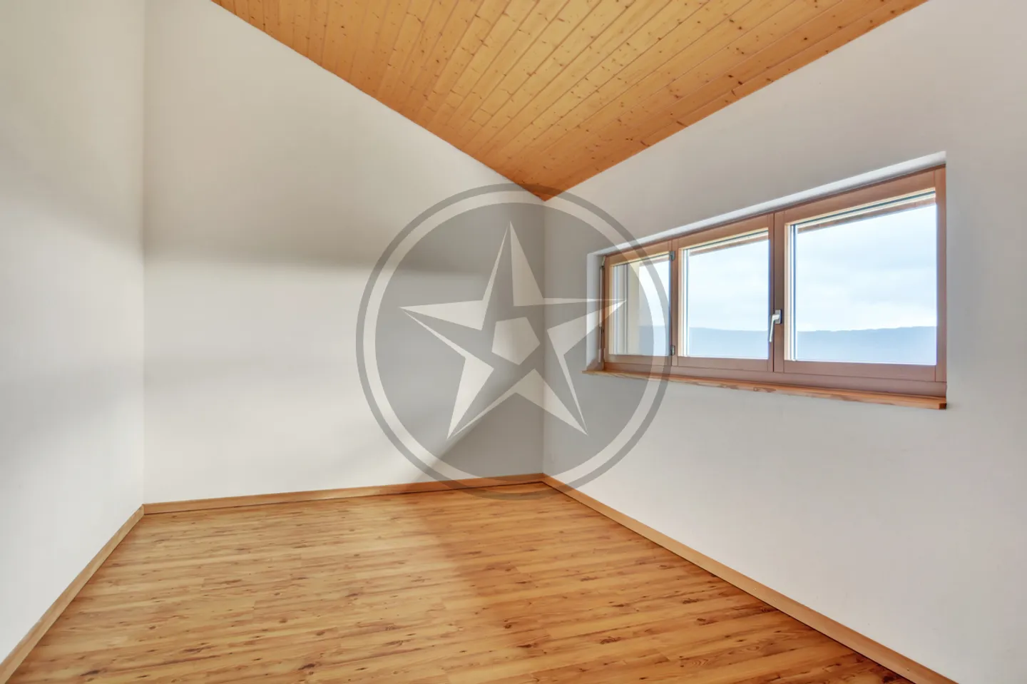 Proprietà spaziosa con 2 appartamenti - Foto 10 di 13